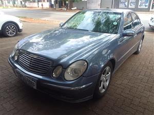 2010 Mercedes Benz E240 Avantgarde Automatic, Petrol,  Blue Color  118000km