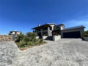 Coastal Residence with Panoramic Views – Blue Waters Estate