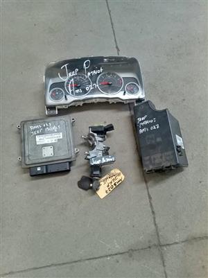 JEEP PATRIOT 2.4L MANUAL 4X4 LOCKSET FOR SALE