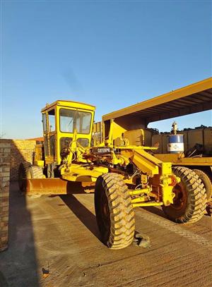 Grader Caterpillar