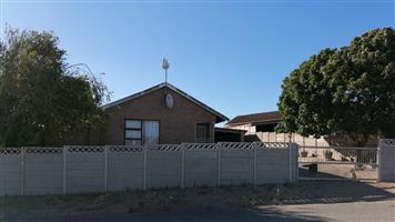 2 BEDROOM HOUSE ON A LARGE PLOT