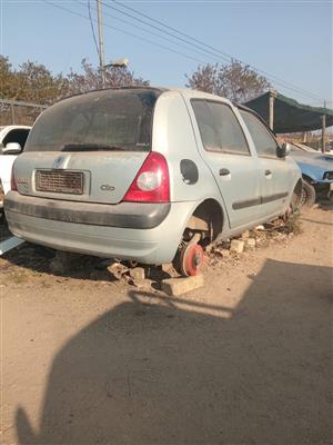 Renault clio stripping for spares