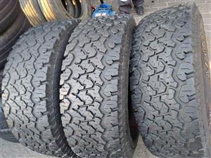 4 X 285/75/16 A/T tyres with sufficient thread