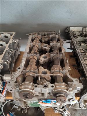 TOYOTA  HILUX 2.7 Cylinder Head  R8500