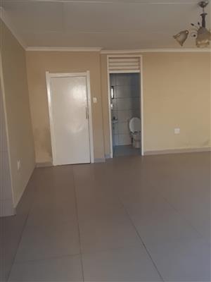 One bedroom cottage to rent in Highlands North