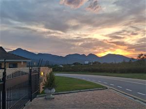 Townhouse For Sale in Loerie Park