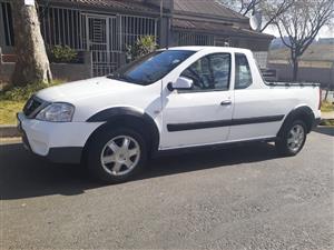 NISSAN NP200 BAKKIE 1.5 DIESEL SPORT WITH SERVICE BOOK AND ELECTRIC WINDOWS 
