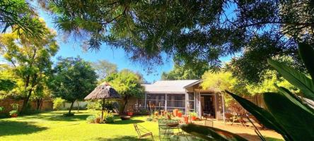 4 Bedroom home, 3420m2 stand! Prime area! Borehole!