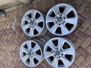 Brand New Genuine Toyota Land Cruiser 300 18" Alloy Wheels (Set of 4)