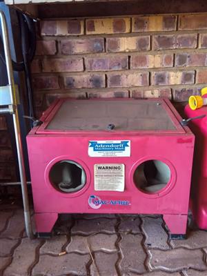 SAND BLAST CABINET