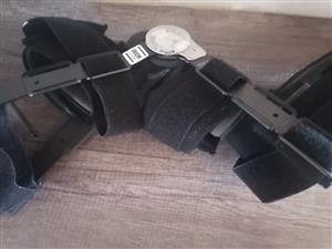 Donjoy knee brace