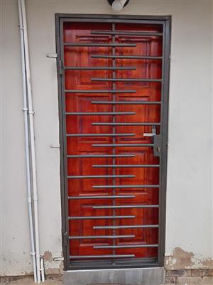 Sliding gates 