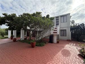 House with flat in Paradise Beach