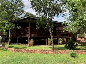 Charming Bushveld Retreat with Veranda & Exceptional Outdoor Living
