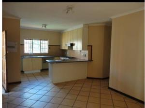 2 bedroom apartment to share 