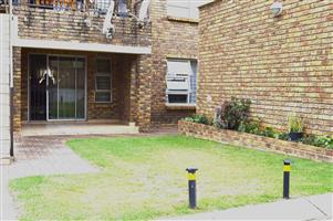 Townhouse For Sale in Birchleigh