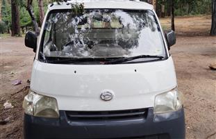 Daihatsu Granmax headlights