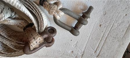 Selling  a nylon and shackle,tow rope ,very strong and good quality