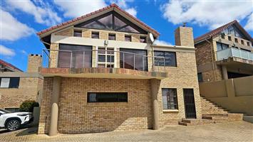 3 Bedroom Townhouse For Sale in Secure Estate, Seemeeu Park, Mossel Bay