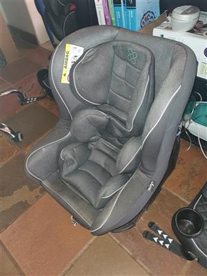 Miga grey car seat