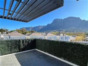 Townhouse For Sale in Newlands