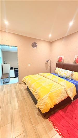 Cosy Fully Furnished 1 Bed 1 Bath Ground Floor Flatlet in Rivonia Sandton