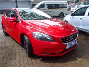 2015 VOLVO V 40 T4 2.0 RED COLOR/PETROL/AUTOMATIC SERVICE BOOK  92000KM  