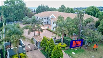 Free standing office space with  perfect business exposure and positioning to Jan Smuts Ave