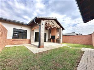 Townhouse For Sale in Rietvalleirand