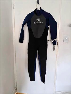 wetsuit Reef Dynamite size MS 128 cm long. Great condition. Collect in Seapoint.