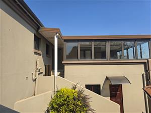 Stunning 3-Bedroom Townhouse/Duplex in Bassonia