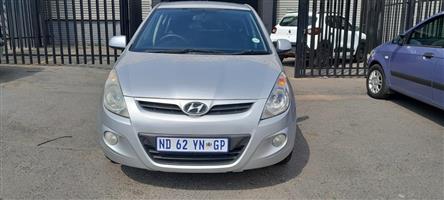  Hyundai 1.4 Hatchback in an Unparallel Condition