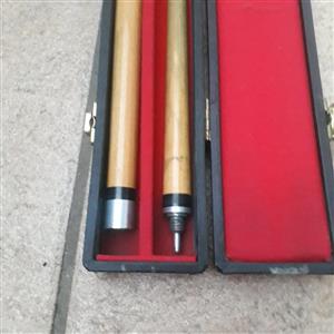 2 piece pool cue in case. 1.45m length.  Very good condition. 