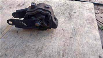 Volvo S60 D5 2012 Engine mounting for sale