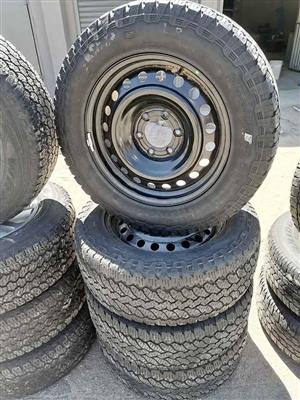 18inch Universal Steel Rims (WITH USED TYRES)
