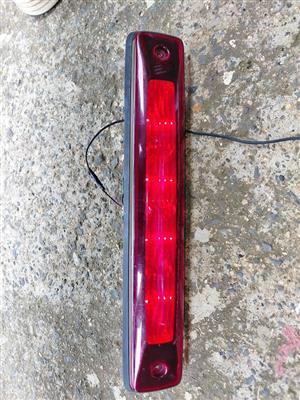 ISUZU D-MAX – 6/2012 CENTER  REAR BRAKE  LIGHT – STANLEY – P8878
