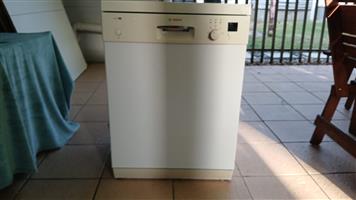Bosch Dishwasher – Excellent Condition