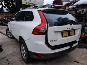 2013 VOLVO XC60 3.2 D5 SUV DIESEL AUTO FOR STRIPPING