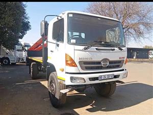 2017 Hino 500 (1322) 4x4 Flatdeck Truck ​Equipped with a powerful Palfinger PK10000 Crane 