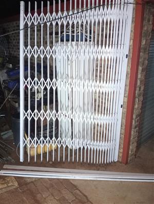 Big safety gate to sell.   3M