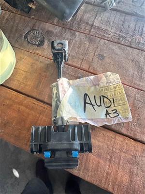 Audi A3 8v door hinges