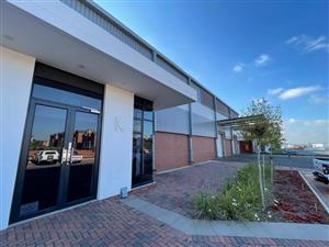 Large Distribution Centre / Warehouse To Let in Centurion, With R21 Highway Exposure!!