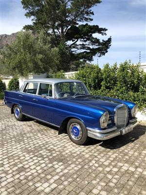 1967 Mercedes-Benz 230S Fintail