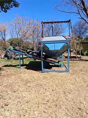 VIBRATING SCREEN