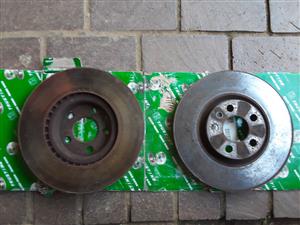 Front Brake Disks for Peugeot 807. Used ones. 80% thickness left. R1500 each. I 