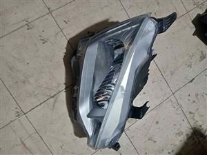 Isuzu Bakker headlight