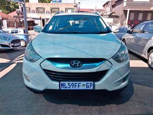 2010 HYUNDAI IX35 2.0  154 000KM WHITE COLOR AUTOMATIC PETROL 