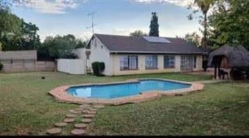 House For Sale in Mayfield Park