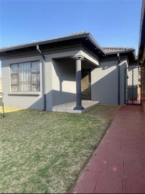Garden Cottage Rental Monthly in Klippoortjie A H