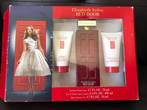 Red Door Perfume Gift Set For Sale Junk Mail